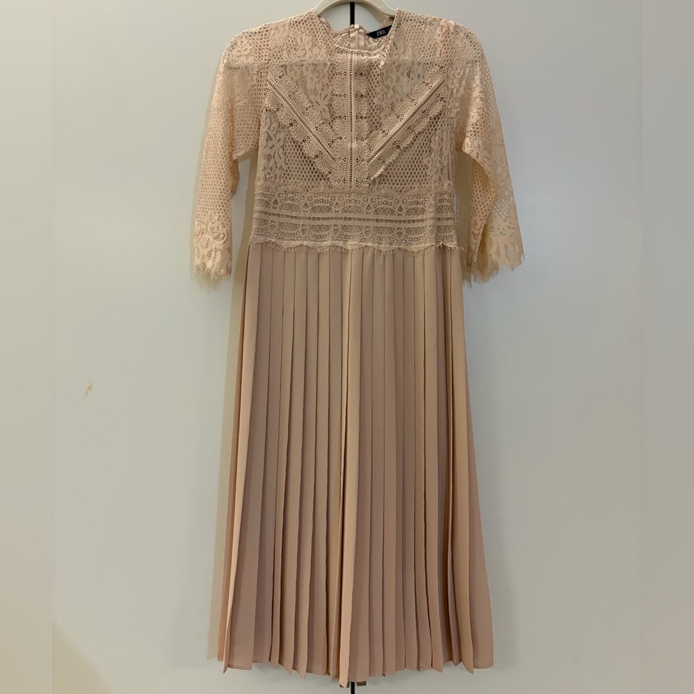 ZARA Women’s Cream Lace Pleated Dress (Size XS)